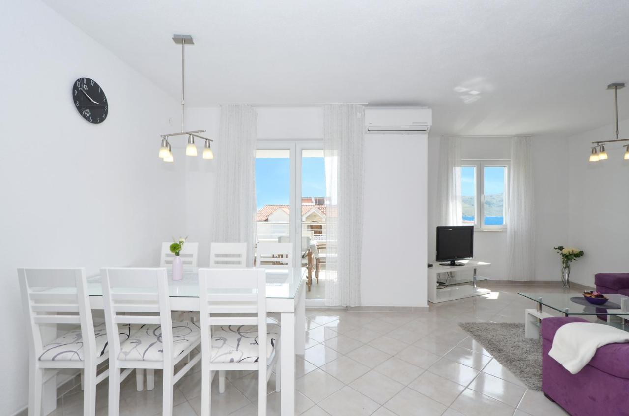 Apartments Vrania เซเกต วรันยีชา ภายนอก รูปภาพ