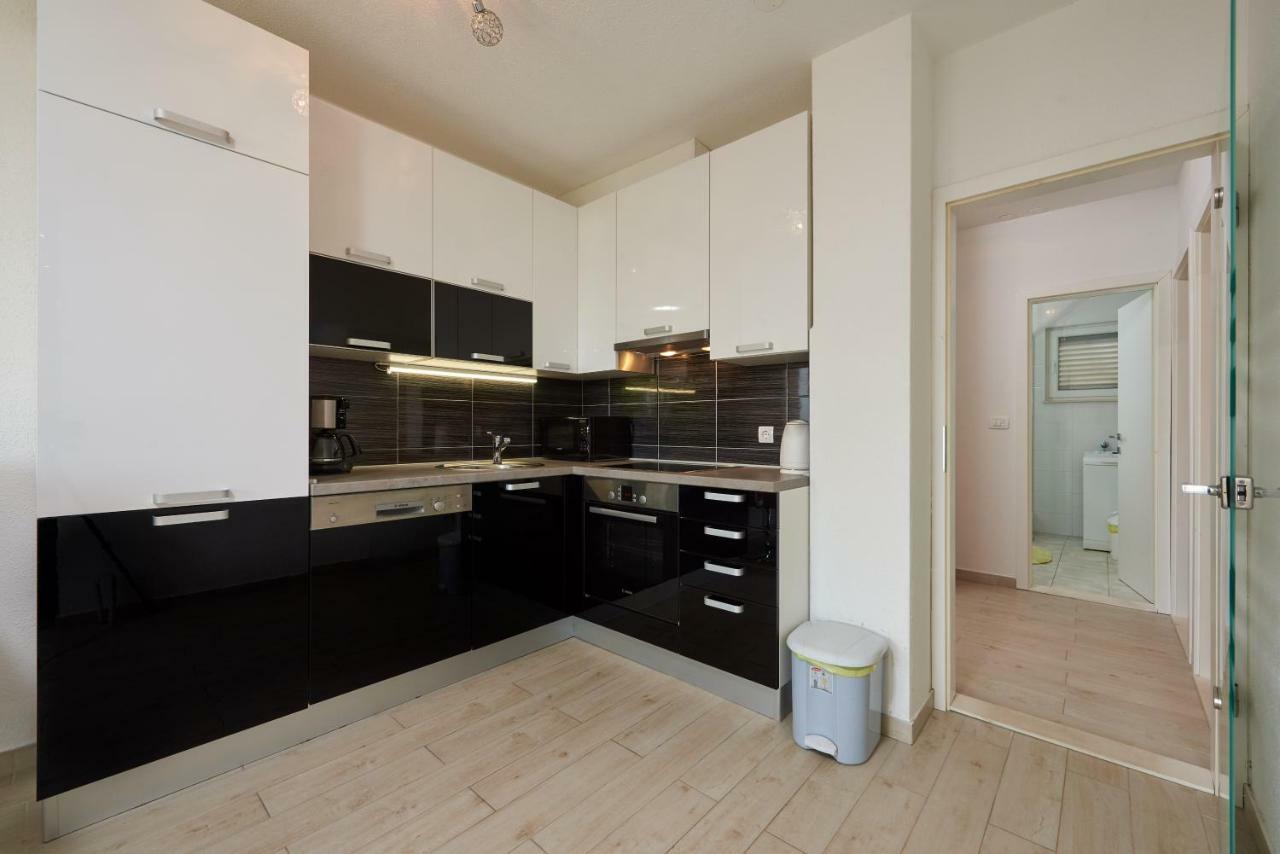 Apartments Vrania เซเกต วรันยีชา ภายนอก รูปภาพ