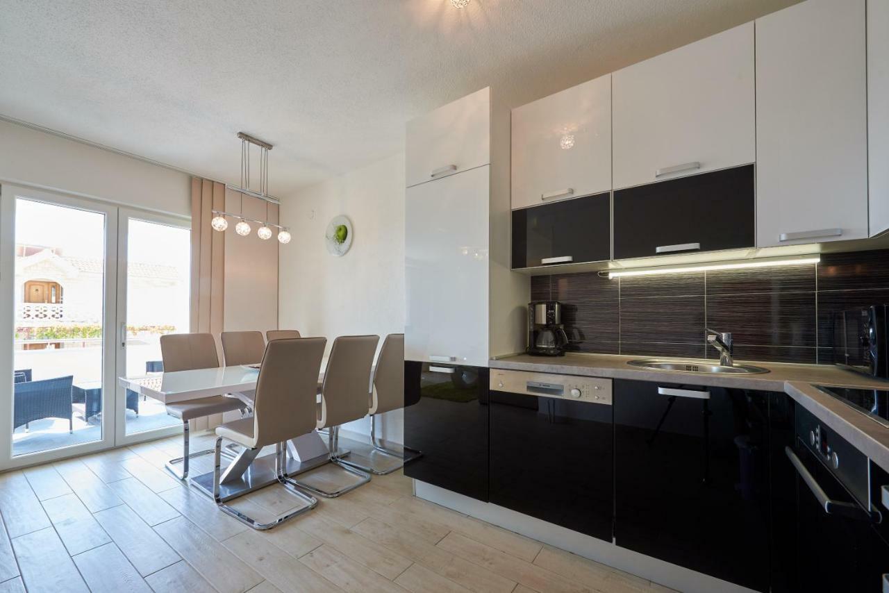 Apartments Vrania เซเกต วรันยีชา ภายนอก รูปภาพ