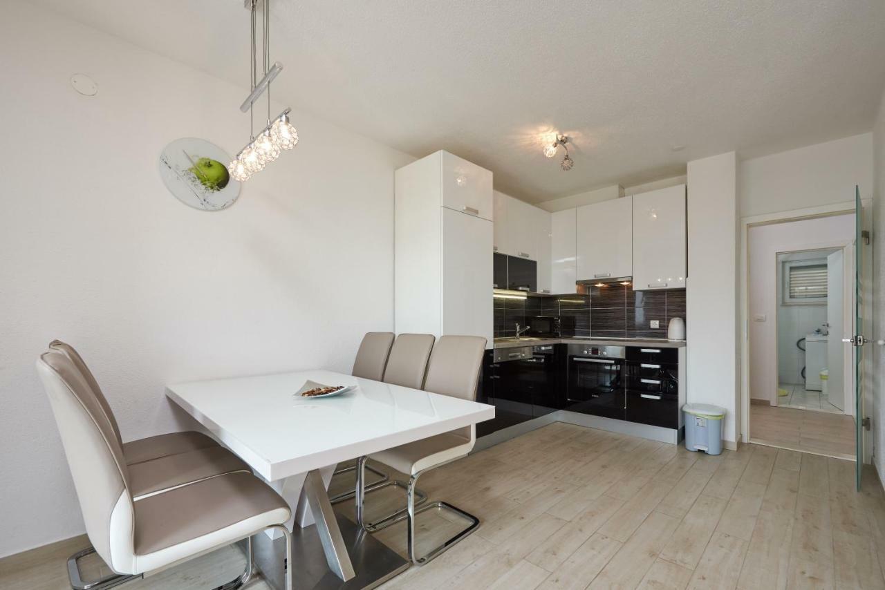 Apartments Vrania เซเกต วรันยีชา ภายนอก รูปภาพ