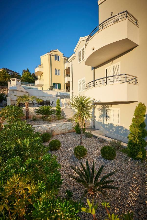 Apartments Vrania เซเกต วรันยีชา ภายนอก รูปภาพ