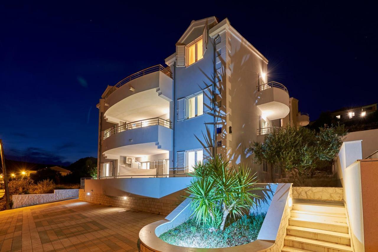 Apartments Vrania เซเกต วรันยีชา ภายนอก รูปภาพ